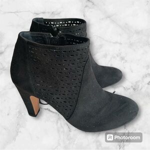 XOXO woman’s heeled bootie black
